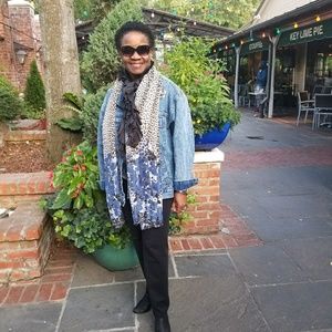 Meet your Posher, Shirlee